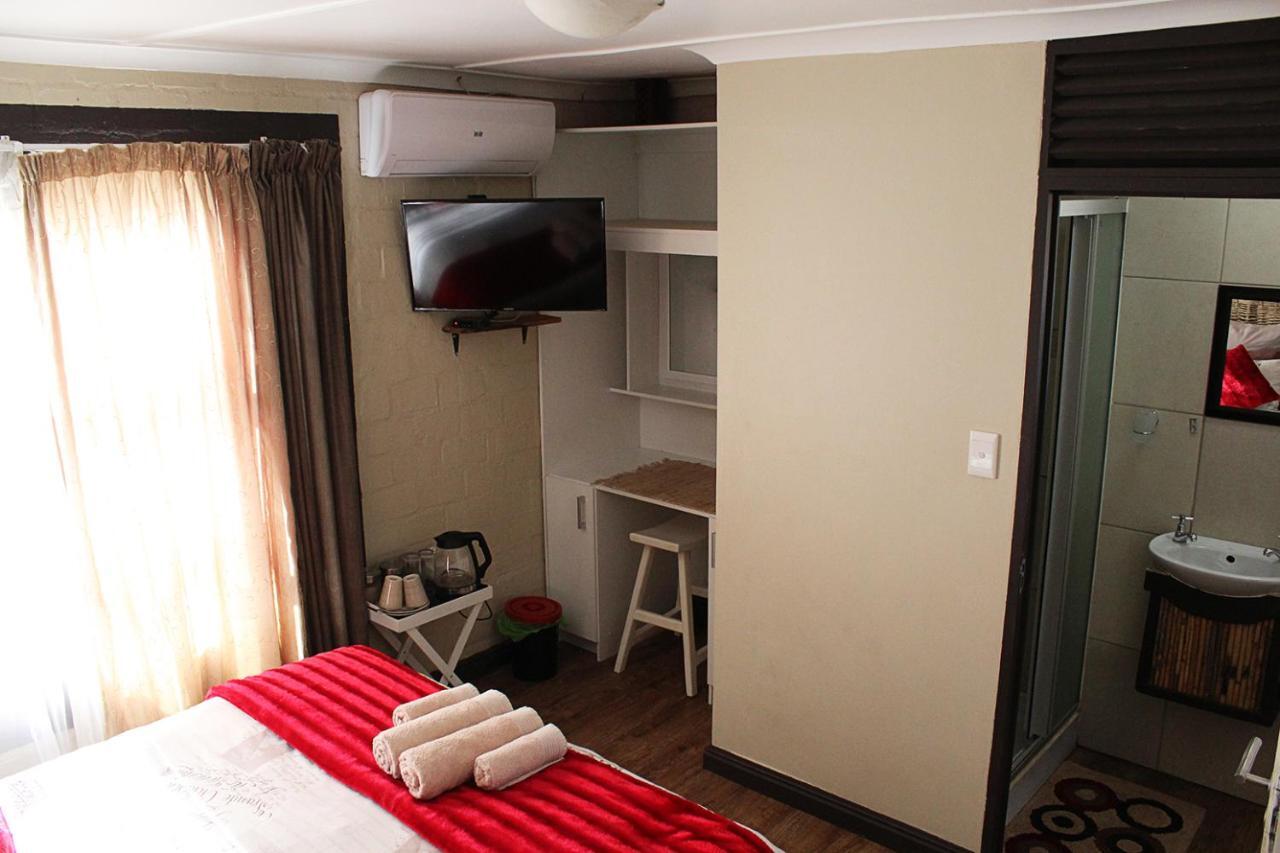 African Adventures Accommodation Дурбанвиль Экстерьер фото