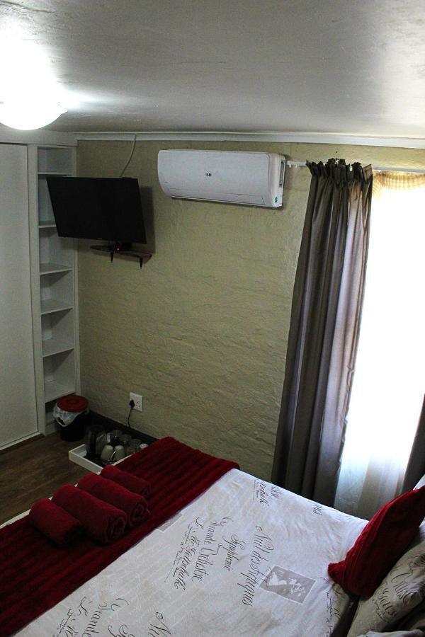 African Adventures Accommodation Дурбанвиль Экстерьер фото