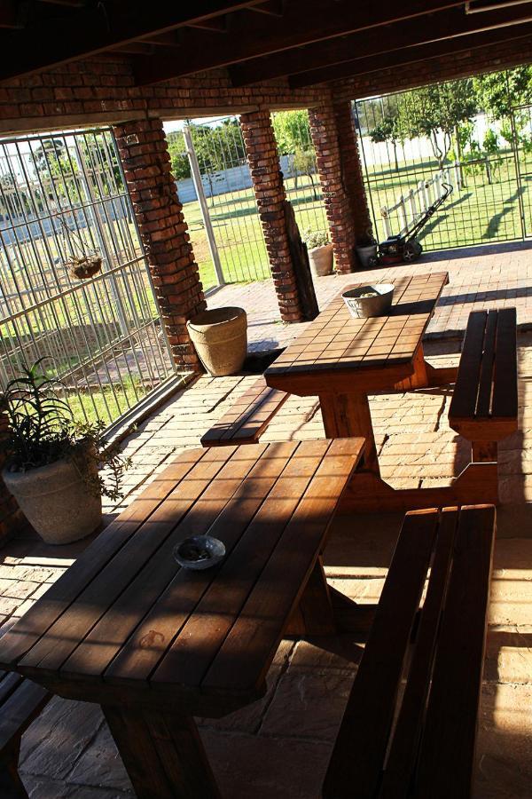 African Adventures Accommodation Дурбанвиль Экстерьер фото
